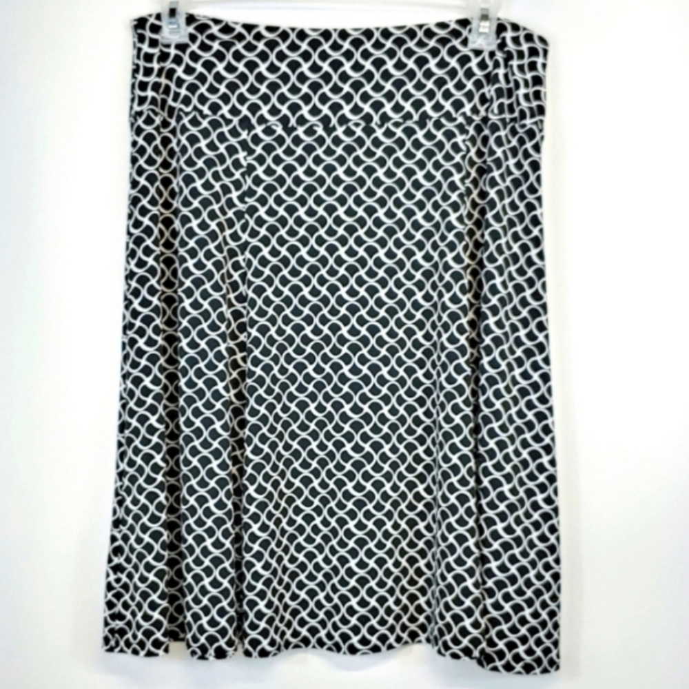 SAG HARBOR Stretch Skirt Size Medium - Picture 2 of 3
